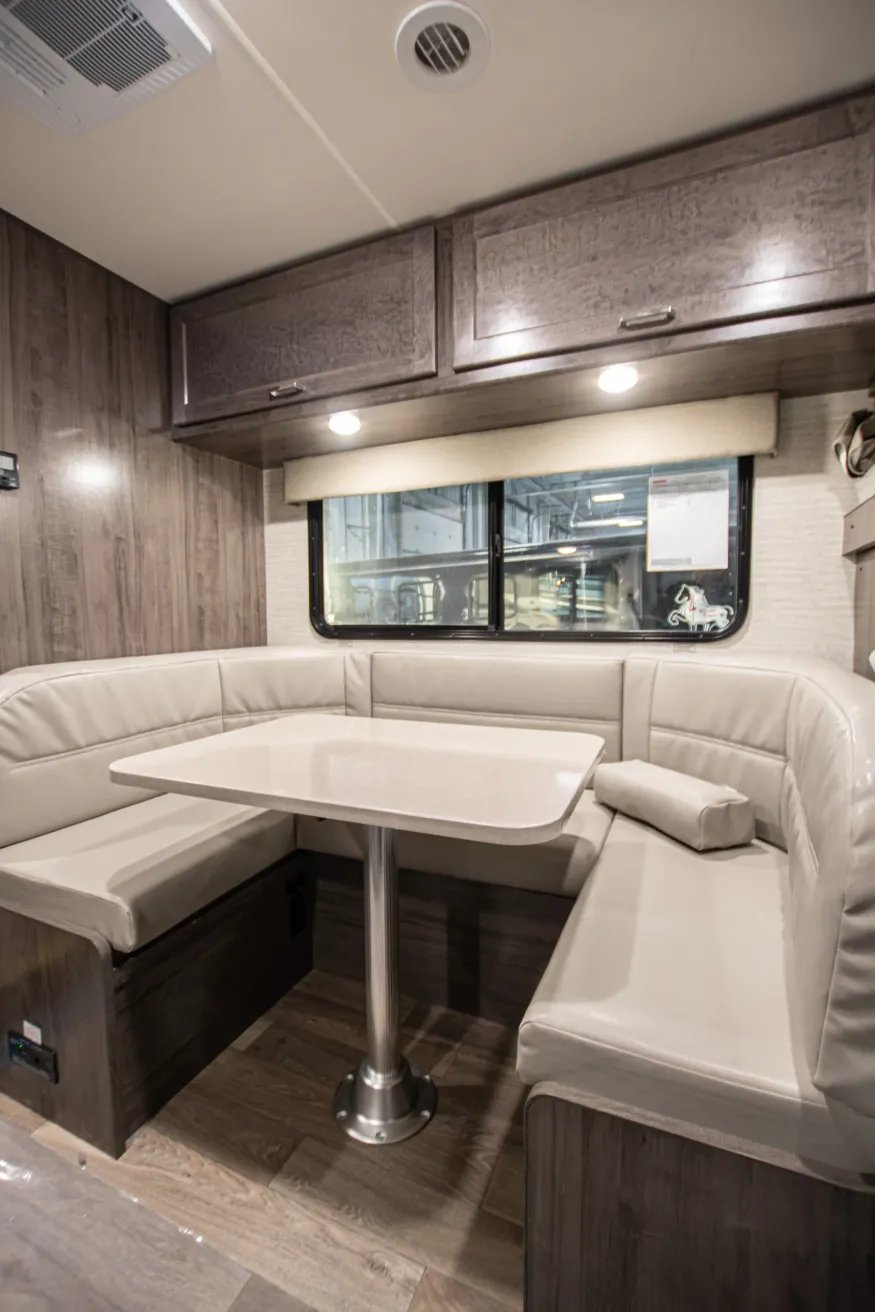 2025 Winnebago Spirit 22M | Photo 3 of 6