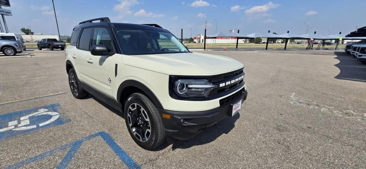 2024 Ford Bronco Sport | Photo 3 of 28