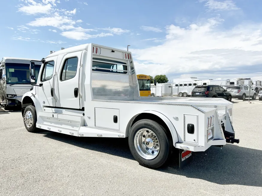 2024 Freightliner M2 106 Plus Summit Hauler | Photo 15 of 25