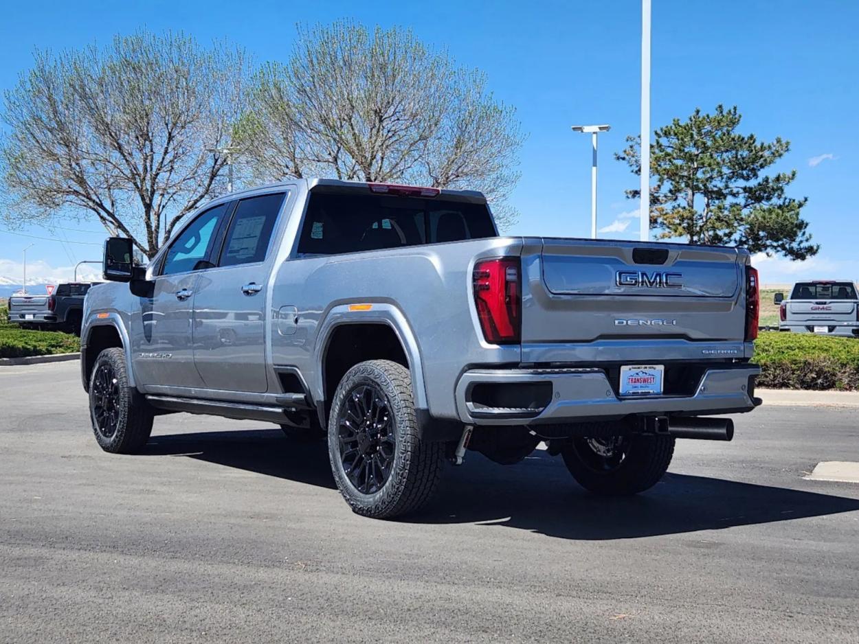 2024 GMC Sierra 2500HD Denali Ultimate | Photo 3 of 24