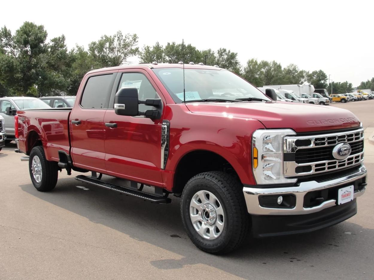 2024 Ford F-350 | Photo 7 of 18