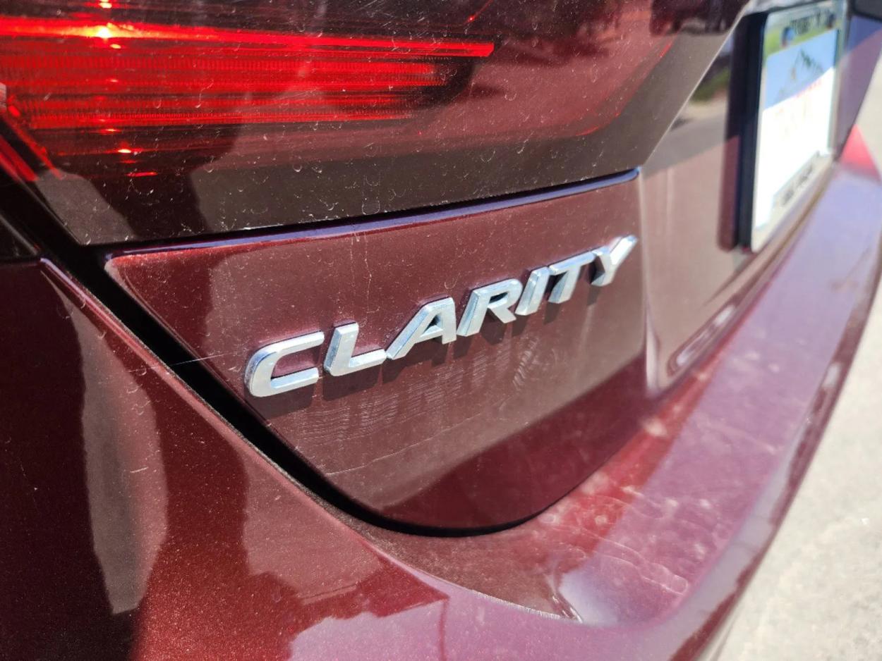 2018 Honda Clarity Plug-In Hybrid | Photo 11 of 27