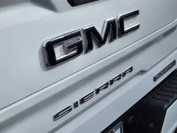 2023 GMC Sierra 1500 Elevation | Thumbnail Photo 14 of 31