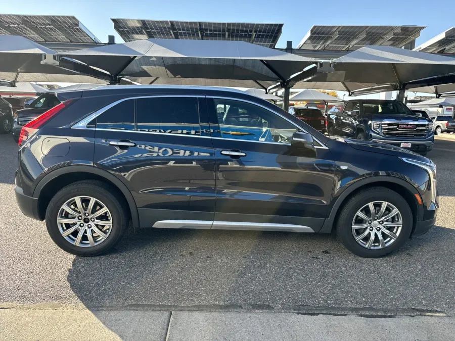 2023 Cadillac XT4 AWD Premium Luxury | Photo 5 of 21