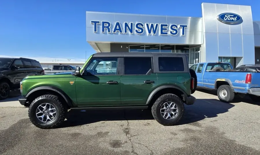 2024 Ford Bronco | Photo 1 of 29