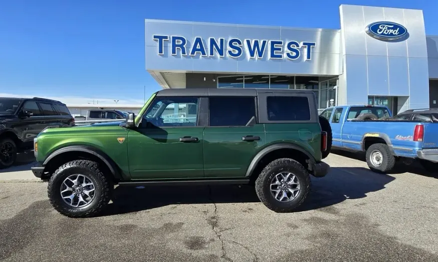 2024 Ford Bronco | Photo 1 of 29