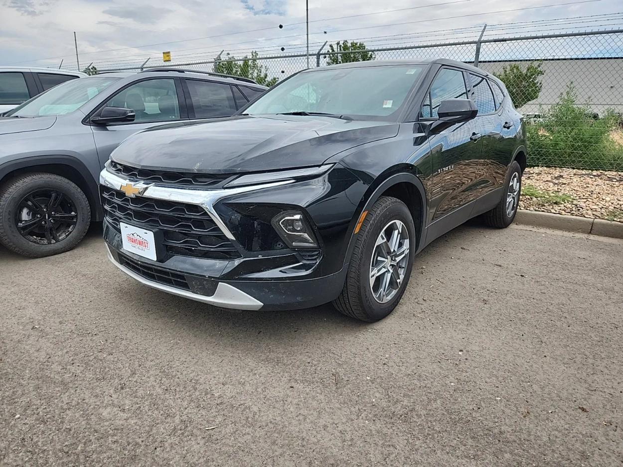 2023 Chevrolet Blazer LT | Photo 2 of 3