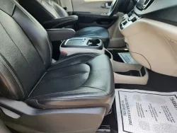 2022 Chrysler Pacifica Touring L | Thumbnail Photo 16 of 27