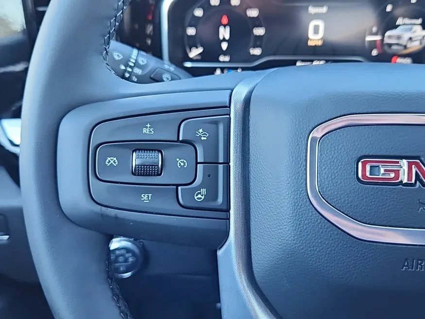 2025 GMC Sierra 1500 Elevation | Photo 18 of 25