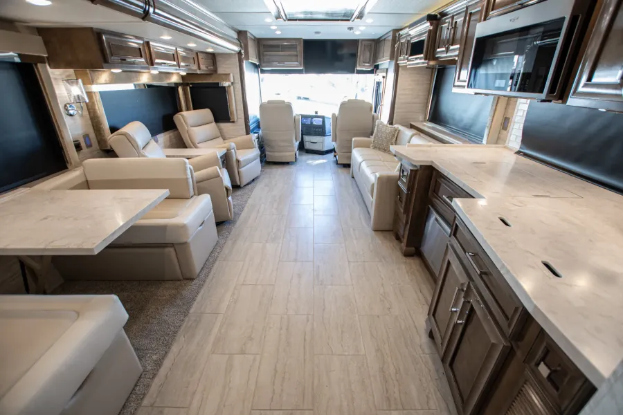 2024 Newmar Ventana 4037 | Photo 6 of 18