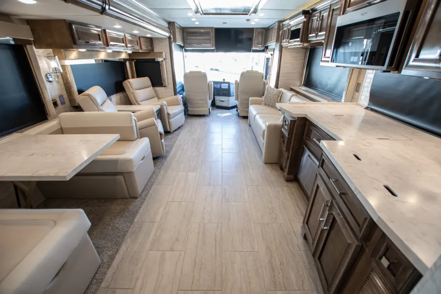 2024 Newmar Ventana 4037 | Photo 6 of 18