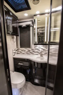 2022 Newmar London Aire 4551 | Thumbnail Photo 20 of 21