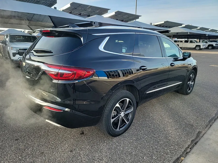 2021 Buick Enclave Essence | Photo 6 of 21