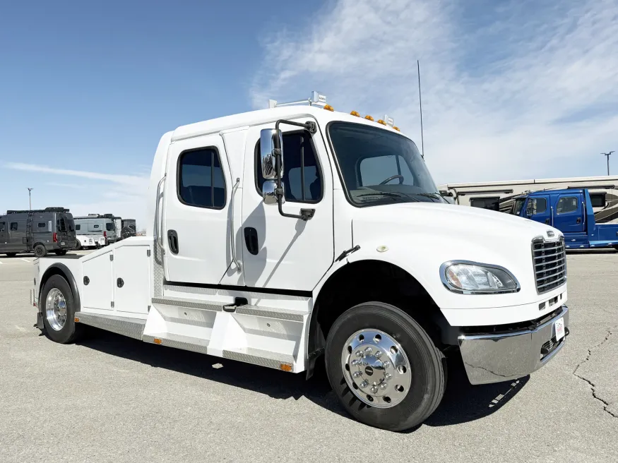 2015 Freightliner M2 106 Sportchassis | Photo 24 of 25