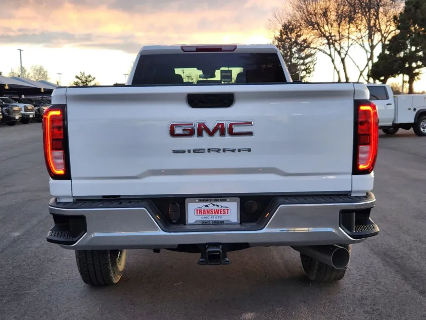 2025 GMC Sierra 3500HD Pro | Photo 14 of 30