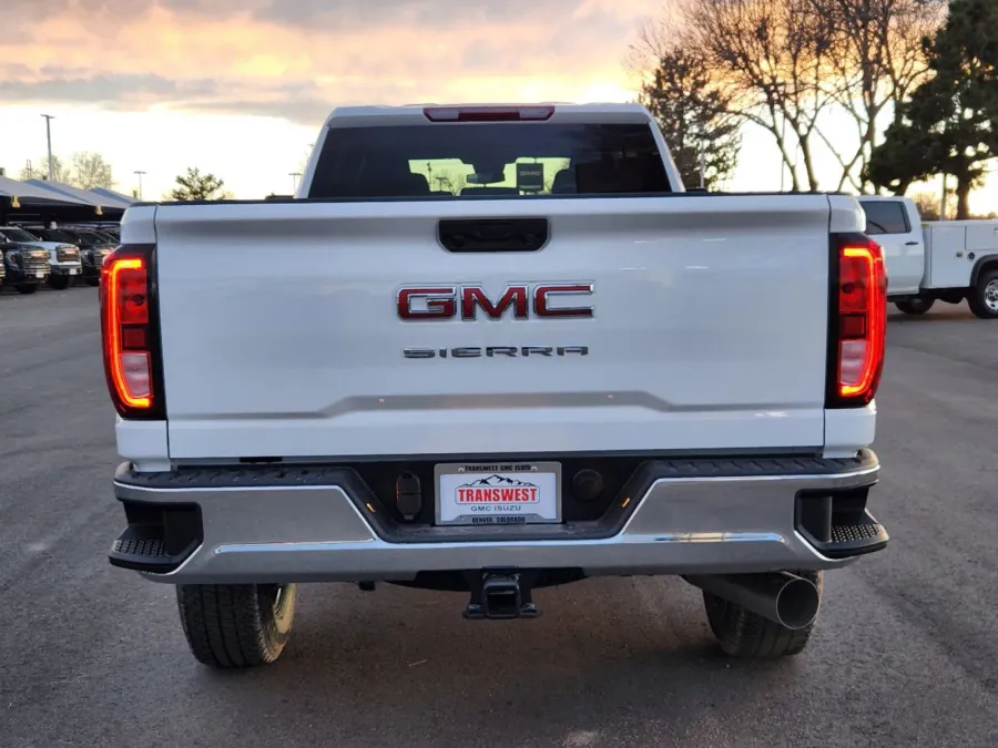 2025 GMC Sierra 3500HD Pro | Photo 14 of 30