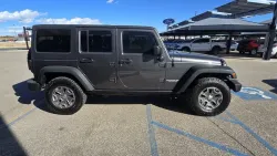 2016 Jeep Wrangler Unlimited | Thumbnail Photo 4 of 26