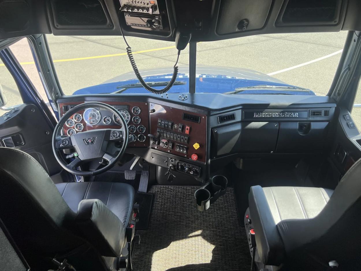 2020 Western Star 5700XE | Photo 13 of 22