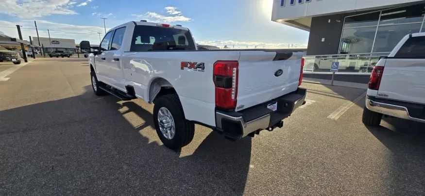 2024 Ford F-250SD | Photo 6 of 29