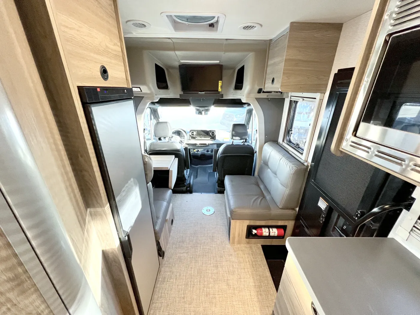 2025 Winnebago EKKO 23B | Photo 4 of 22