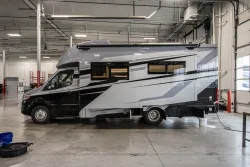 2025 Tiffin Wayfarer 25XRW | Thumbnail Photo 1 of 10