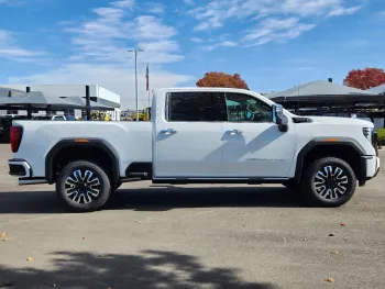 2025 GMC Sierra 3500HD Denali Ultimate