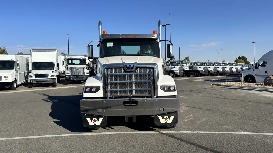 2025 Western Star 49X | Photo 2 of 15