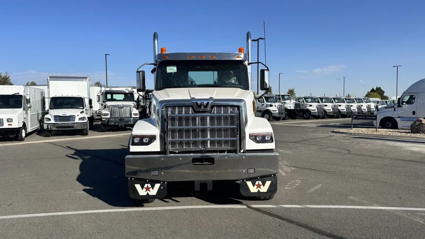 2025 Western Star 49X | Photo 2 of 15