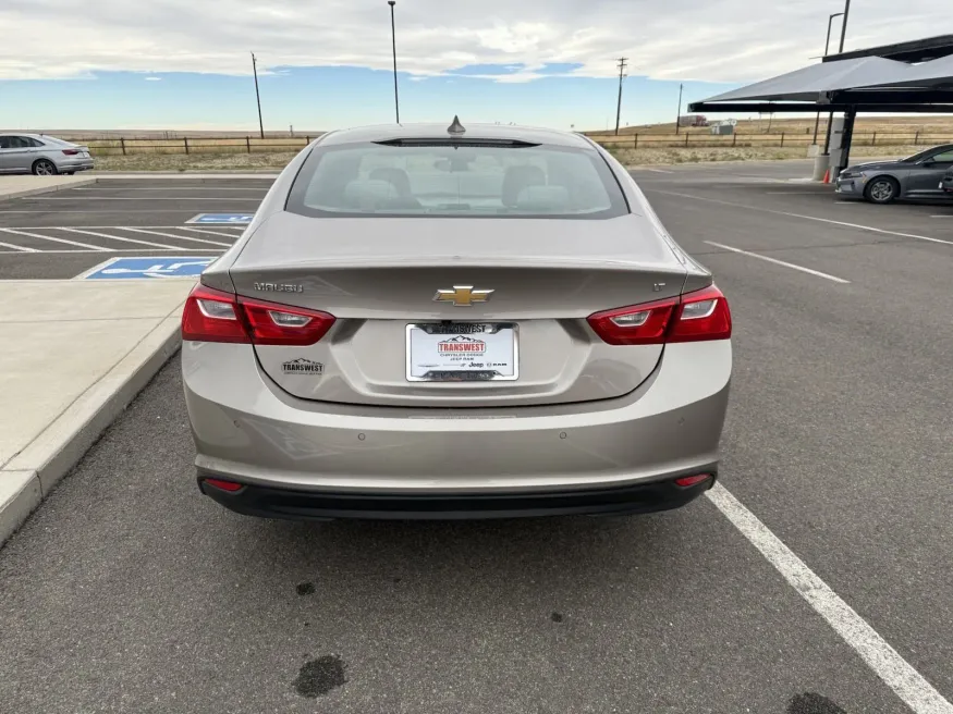 2024 Chevrolet Malibu LT | Photo 6 of 14