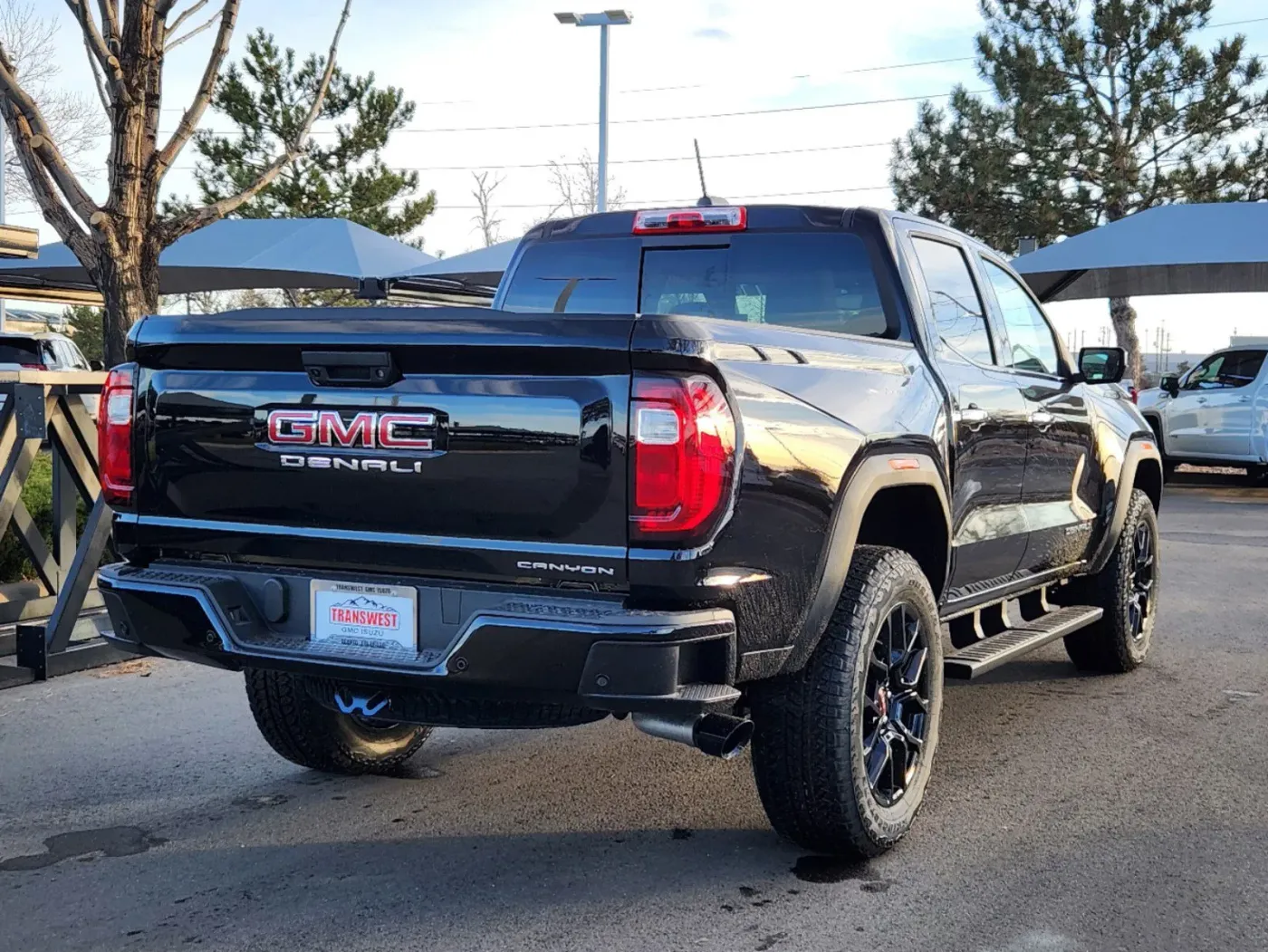 2024 GMC Canyon 4WD Denali | Photo 2 of 29