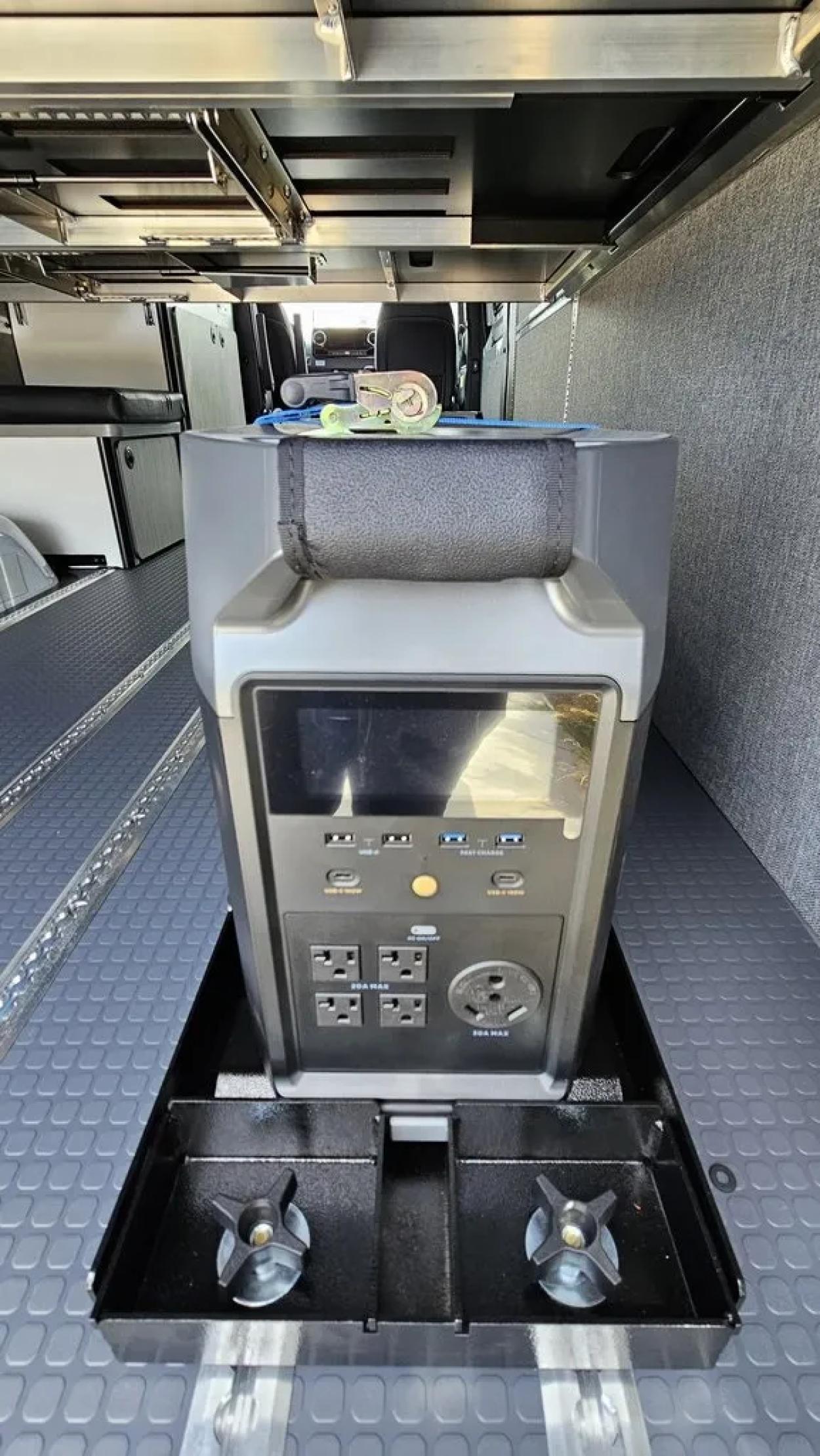 2022 Mercedes Benz Sprinter 3500XD | Photo 10 of 40