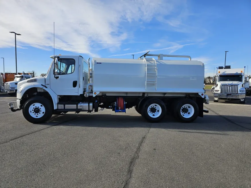 2024 Freightliner M2 106 | Photo 4 of 22