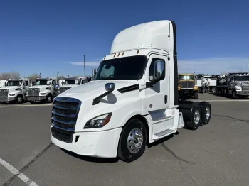 2020 Freightliner Cascadia 126