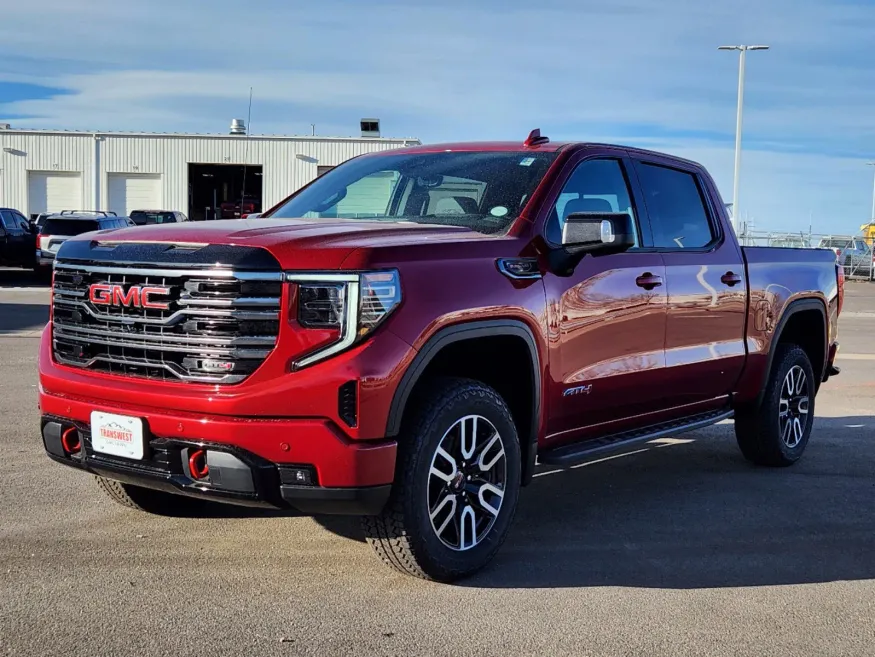 2025 GMC Sierra 1500 AT4 | Photo 3 of 31