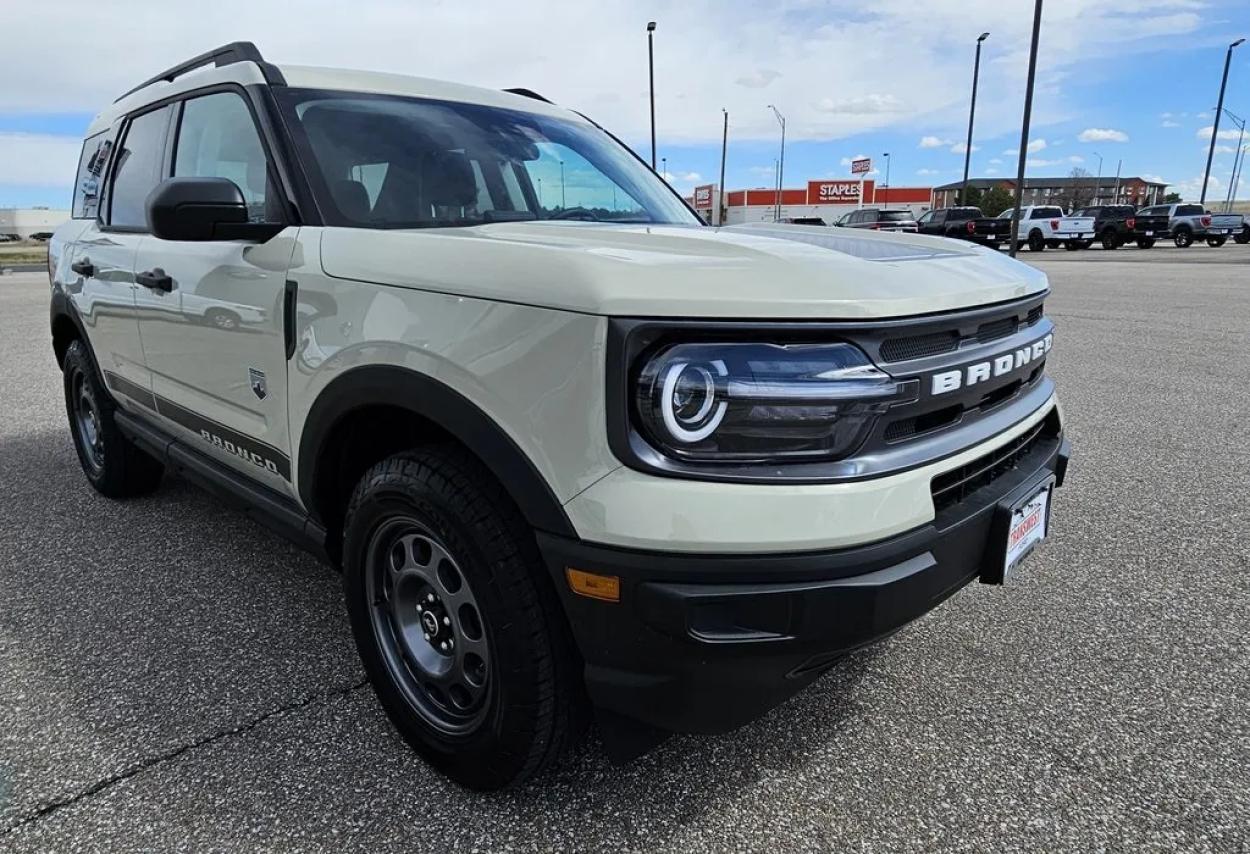 2024 Ford Bronco Sport | Photo 4 of 31