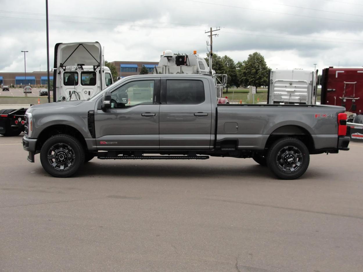 2024 Ford F-350 | Photo 2 of 20