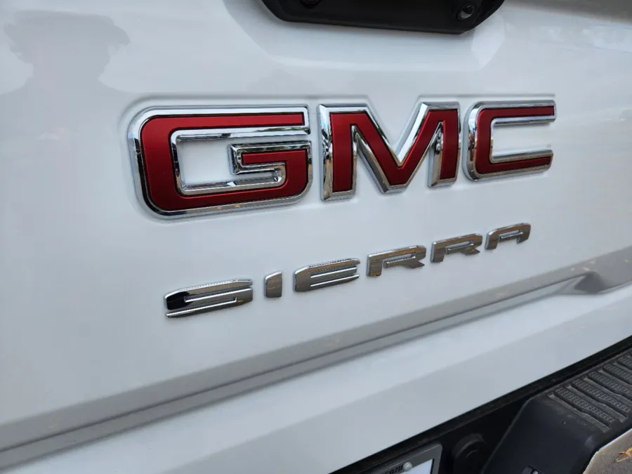 2025 GMC Sierra 1500 Pro | Photo 11 of 28