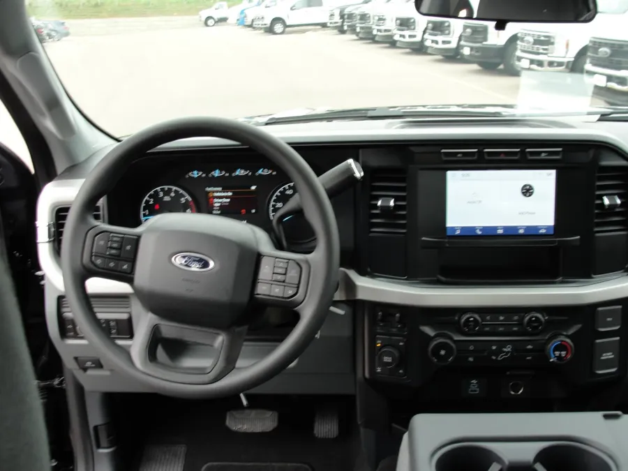 2024 Ford F-250 | Photo 10 of 18