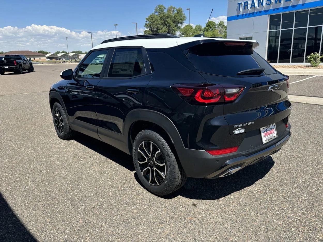 2024 Chevrolet Trailblazer ACTIV | Photo 2 of 23