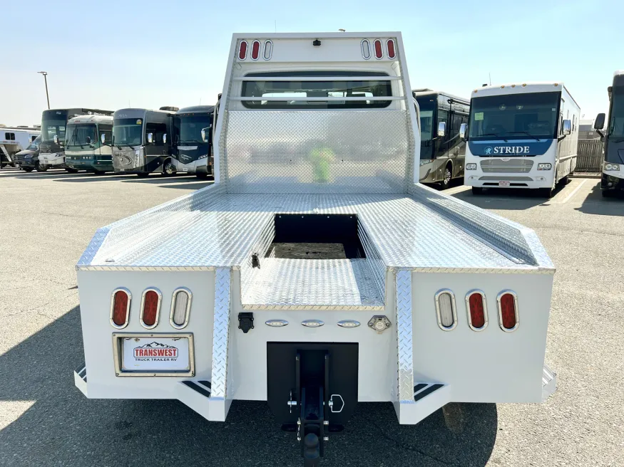 2024 Freightliner M2 106 Plus Summit Hauler | Photo 13 of 21