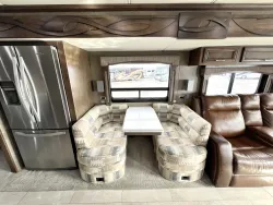 2019 Newmar Ventana 3709 | Thumbnail Photo 9 of 31