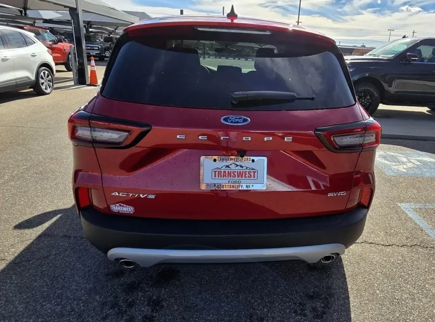 2025 Ford Escape | Photo 7 of 29