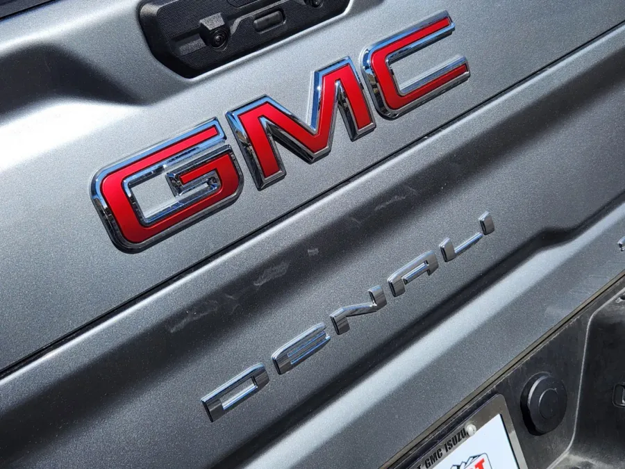 2024 GMC Sierra 2500HD Denali | Photo 13 of 30