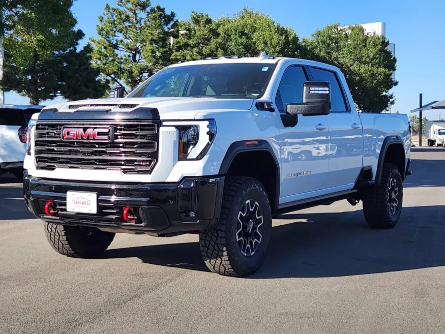 2025 GMC Sierra 2500HD AT4X | Photo 4 of 30