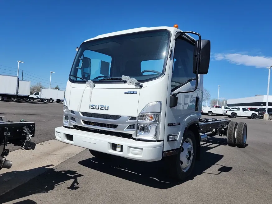 2025 Isuzu NQR GAS CAB CHASSIS 176 WHEELBASE | Photo 2 of 3