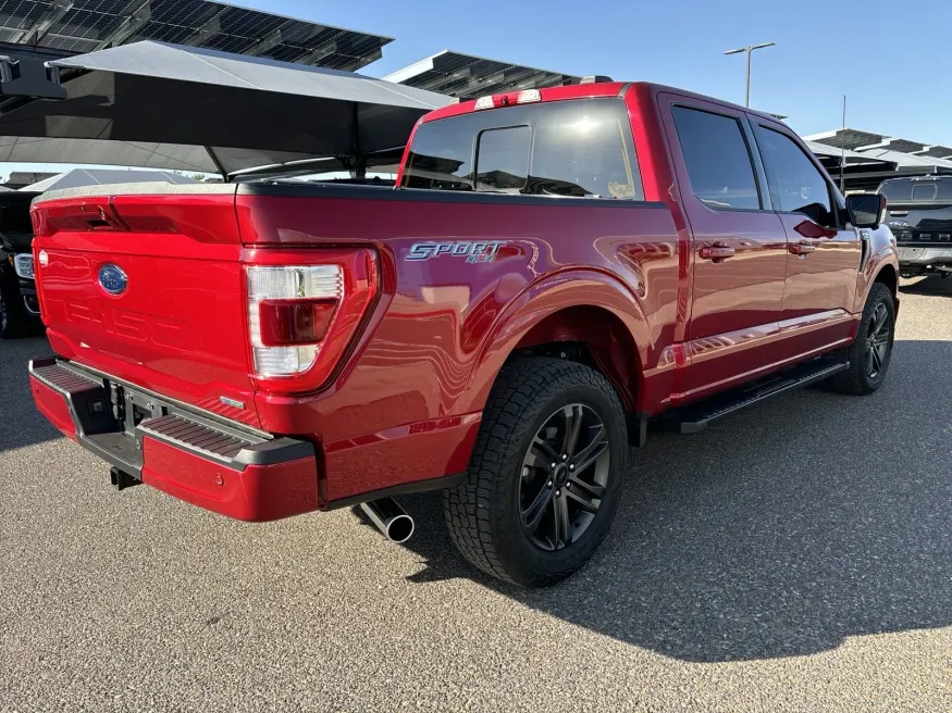 2021 Ford F-150 Lariat | Photo 4 of 23