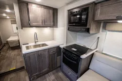 2025 Winnebago Spirit 31H | Thumbnail Photo 14 of 20