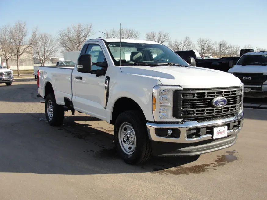 2024 Ford F-350 | Photo 7 of 11