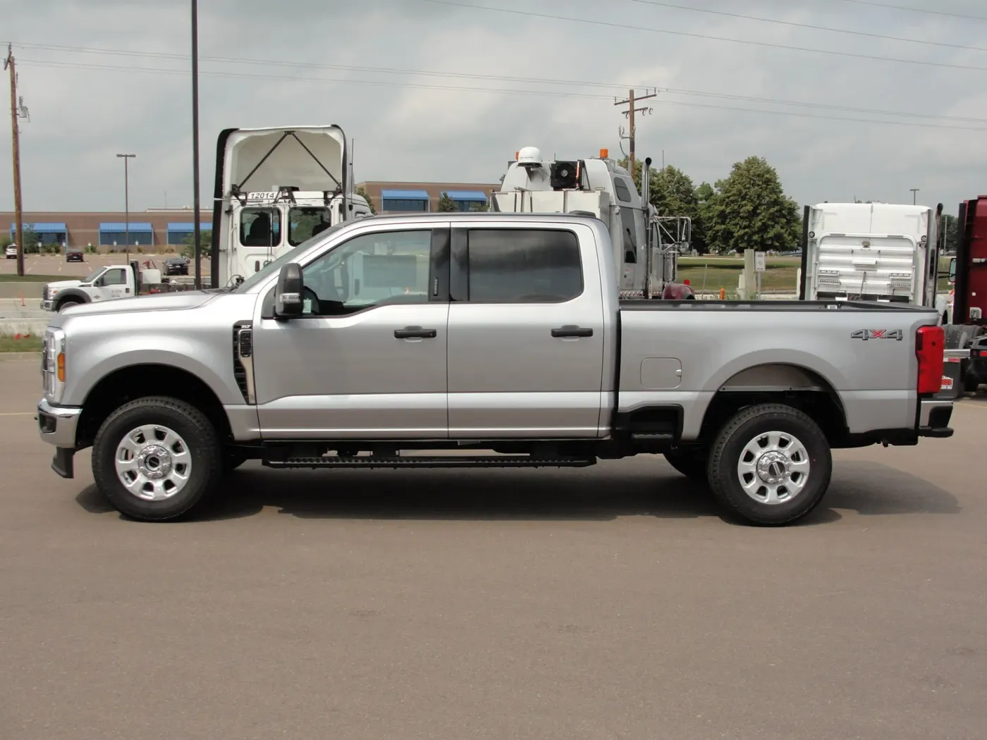 2024 Ford F-350 | Photo 2 of 17