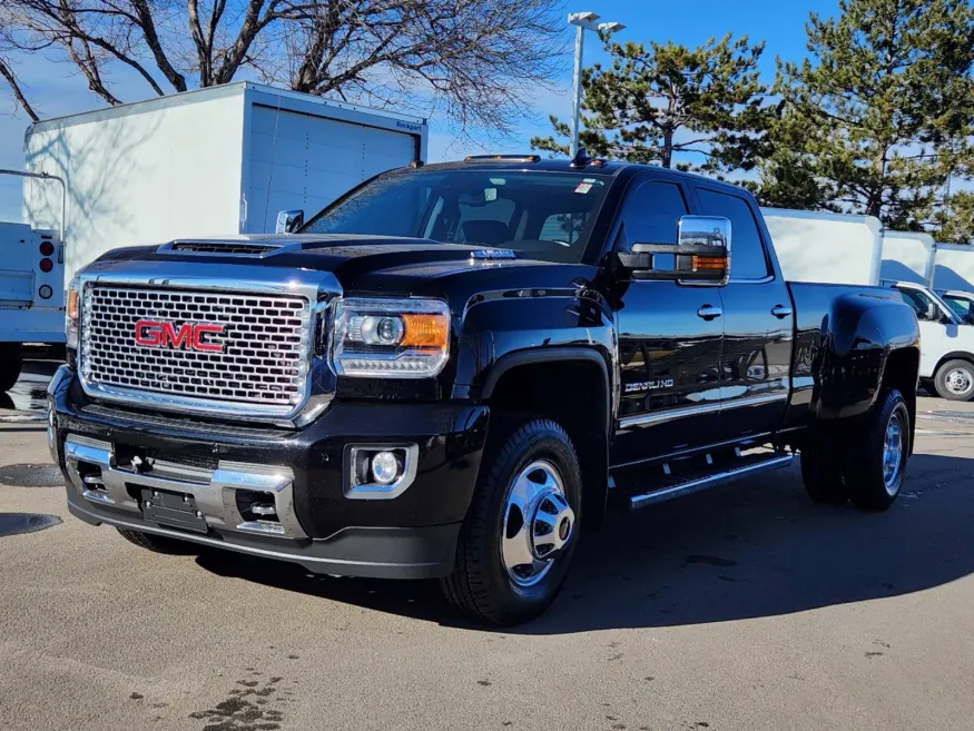 2017 GMC Sierra 3500HD Denali | Photo 3 of 29